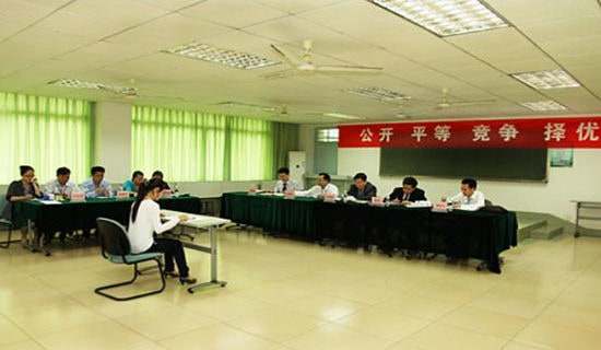 Ӧ���ҵ����ְ�������ҽ���